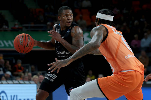 恩德里克显 恩德里克显